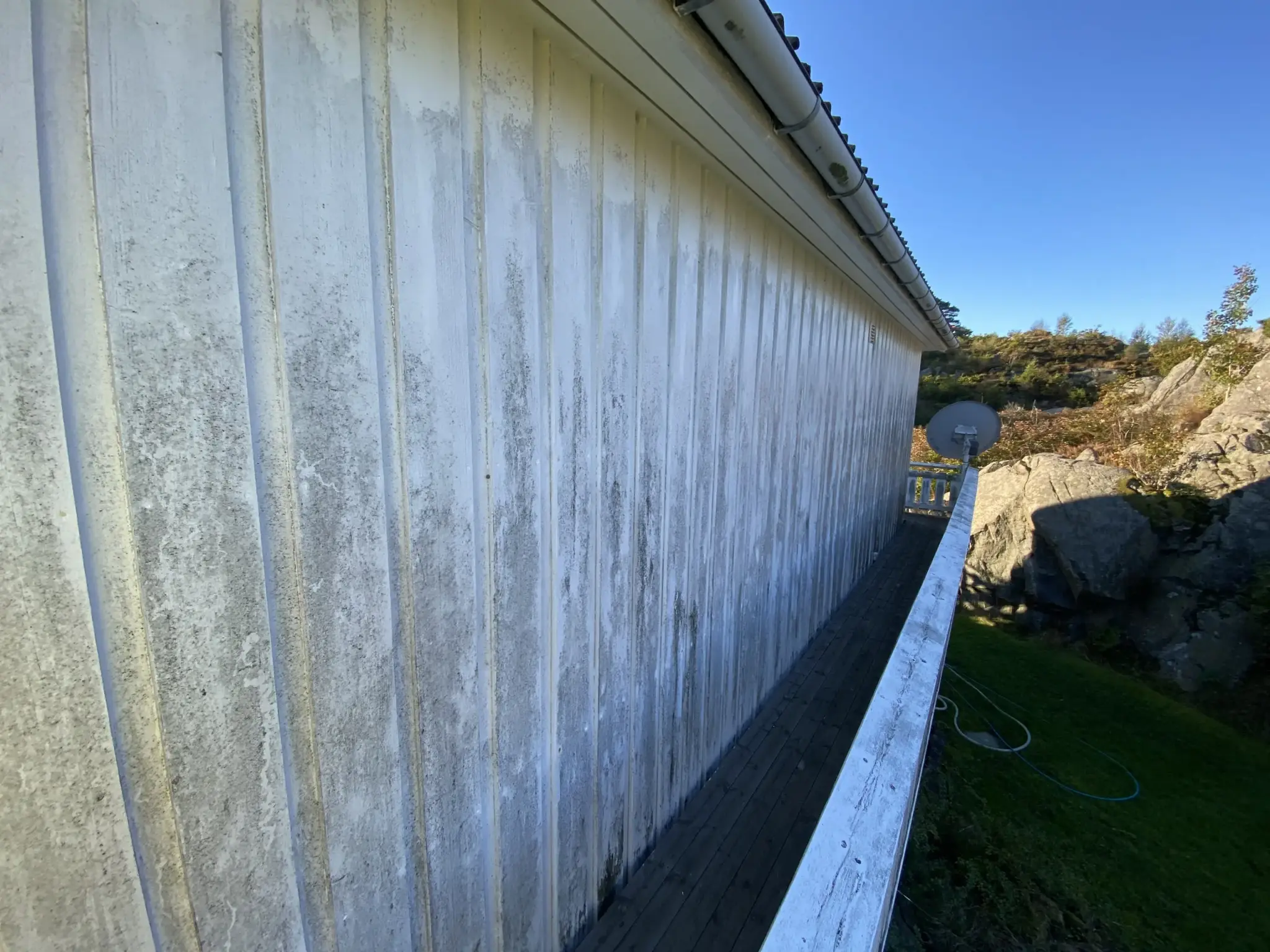Fasadevask i Lillesand med tydelig arbeidsresultat
